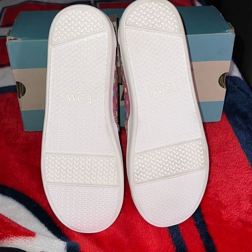TOMS - Picture 6 of 9